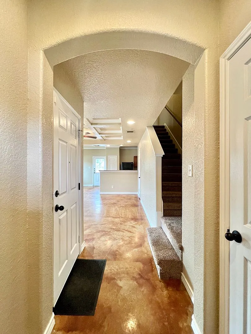 *Only $1,235 a month!* -3 bed 2 bath townhome near I35 and 1604 — Photo 3