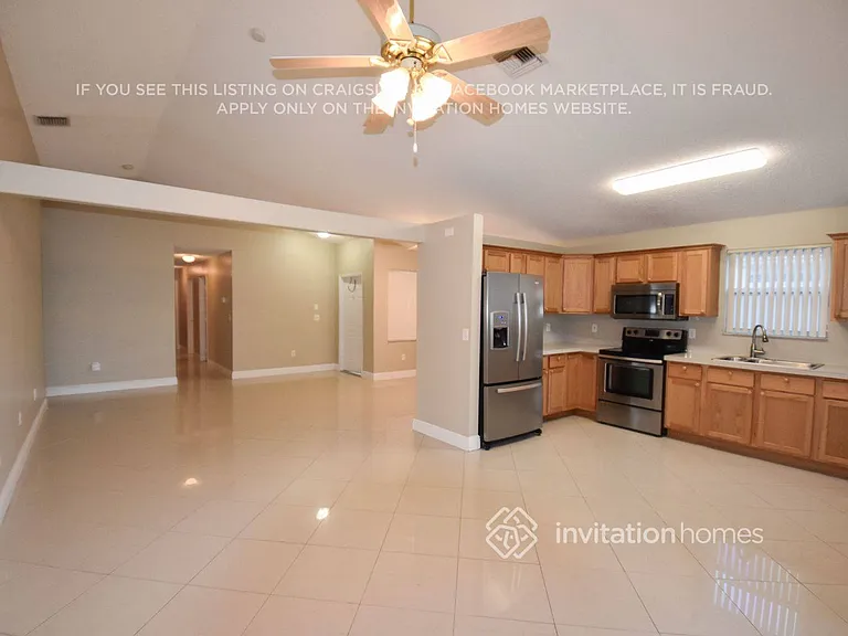 1544 NW 158th Ave — Photo 4