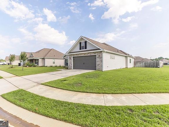 5th image of 518 Edgarton Way