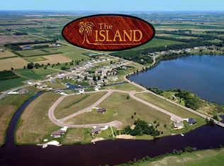 Canal Cir, Mitchell, SD 57301