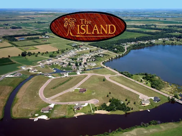 Canal Cir, Mitchell, SD 57301