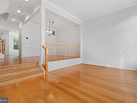 3rd image of 3352 Beechcliff Dr