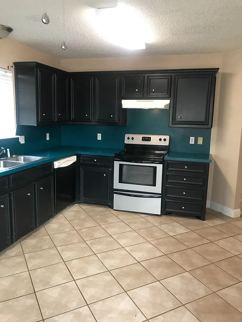 Available Now! - 6108 8th - Friendship District! — Photo 4