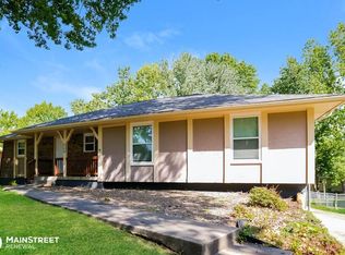 505 NE Shiloh Cir, Blue Springs, MO 64014