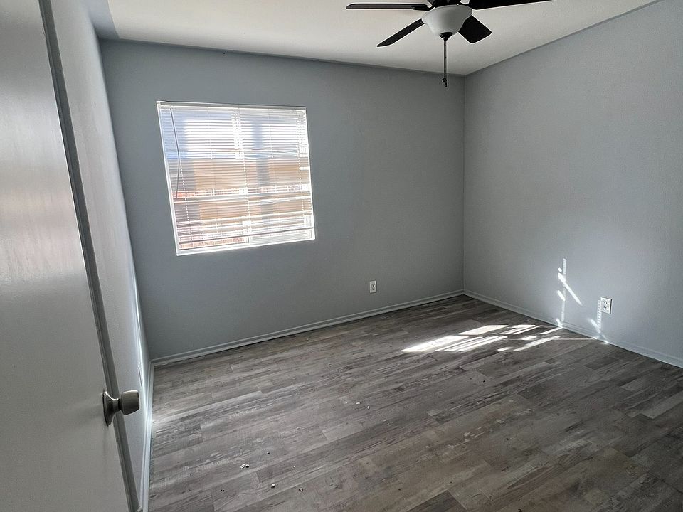 2nd image of 3326 Viana Dr
