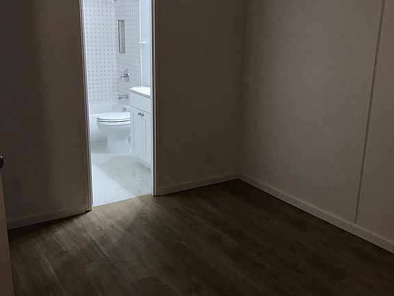 Master bedroom with onsuite bath and walk in closet