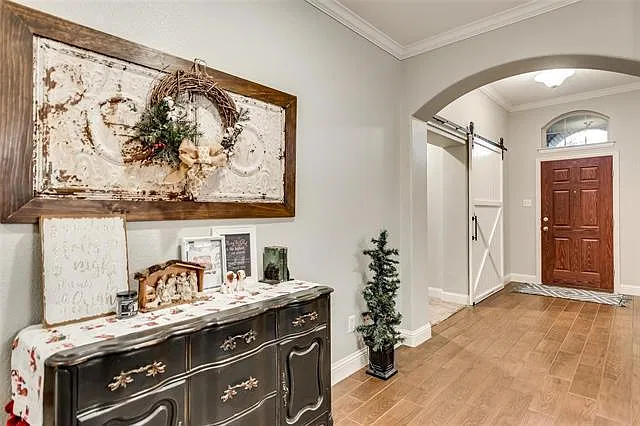 4 bed, 2.5 bath, 2672 sqft, $3,100 — Photo 3