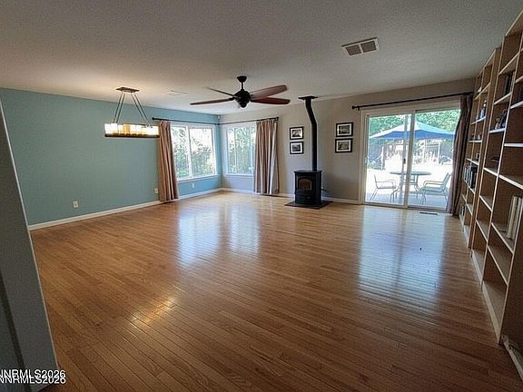 5th image of 1025 Primrose St