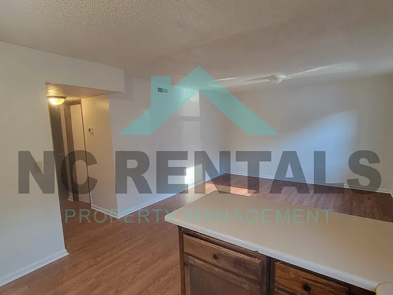 2559 Green Oaks Ct #A — Photo 9