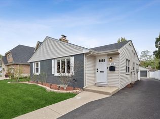291 N Maple Ave, Elmhurst, IL 60126