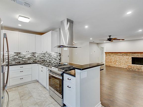 5th image of 2300 Northview Dr