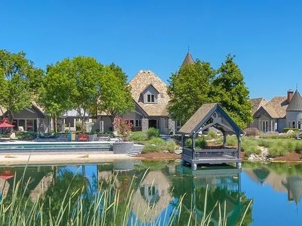 27681 Mace Blvd, Davis, CA 95618