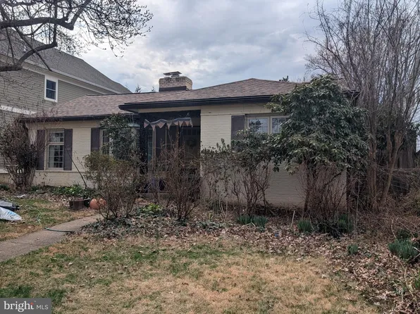 8932 Bradmoor Dr, Bethesda, MD 20817