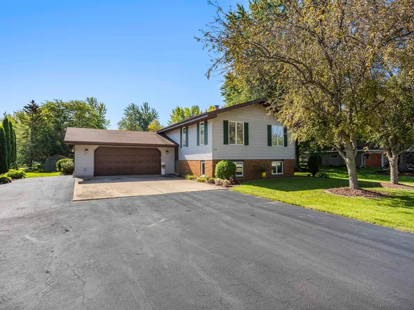 W7571 Park Ave, Shiocton, WI 54170