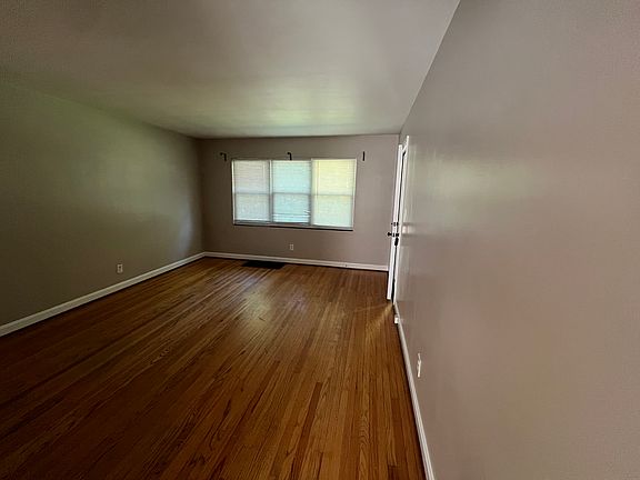 5th image of 315 Ridgedale Rd APT 2