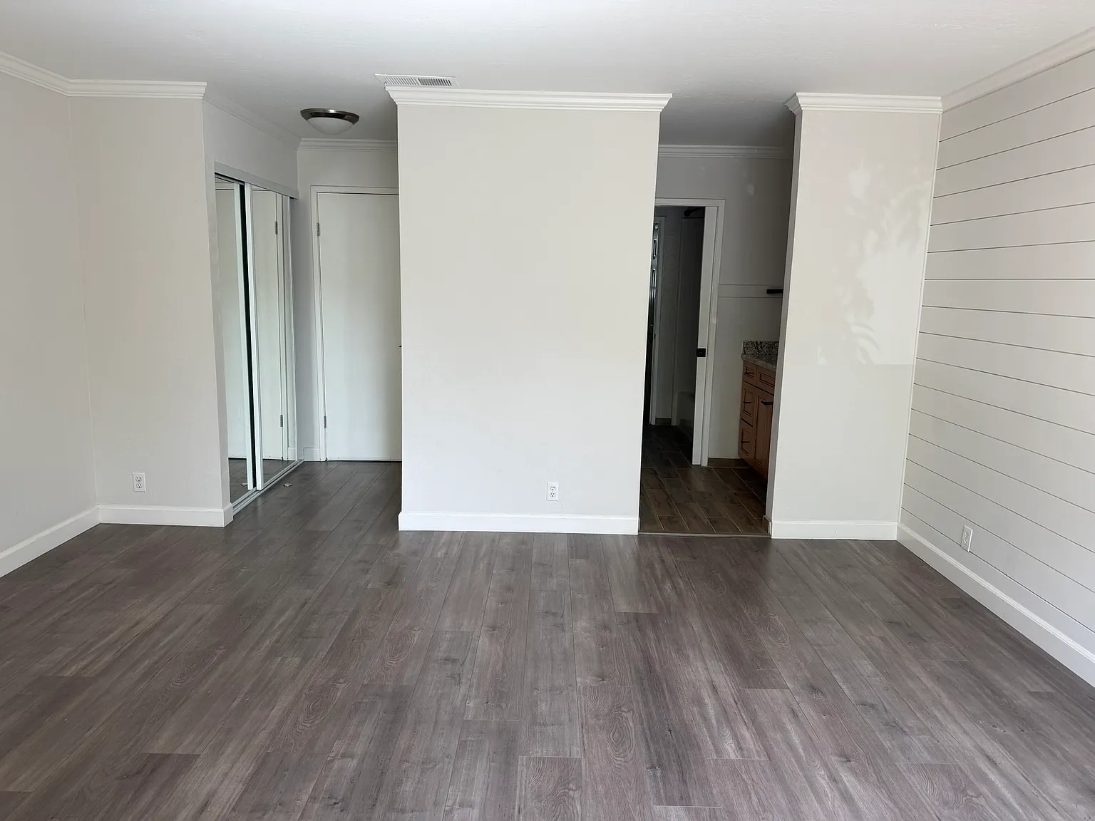 2 bed, 1.5 bath, 1279 sqft, $3,650 — Photo 4