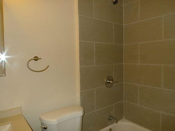 3rd image of 1610 N Bosworth Ave #G