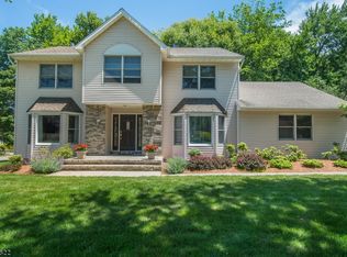 7 Worcester Ct, Parsippany, NJ 07005