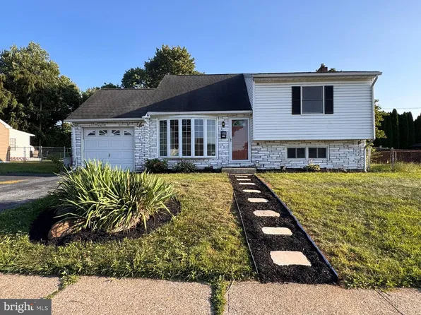 1925 Columbine Ave, Bethlehem, PA 18018