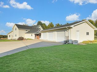E9419 Crain Rd, New London, WI 54961