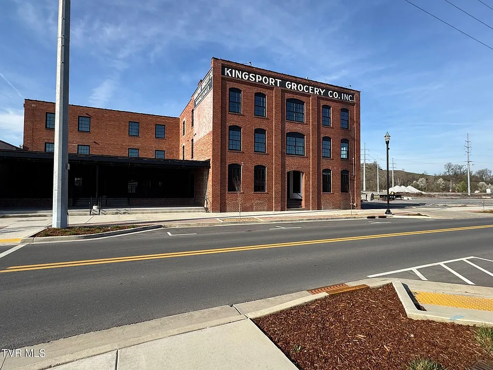 453 E Main St #600