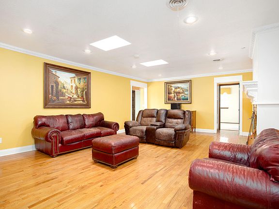 5th image of 3716 Montague Dr