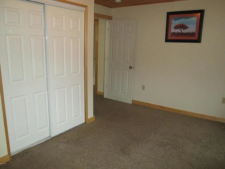 377 Riverside Dr — Photo 6