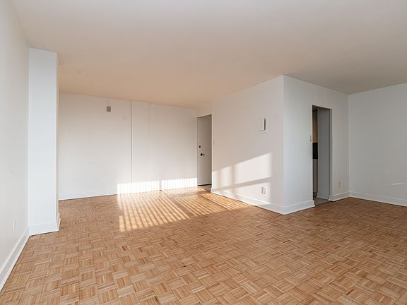 5th image of 551 Eglinton Ave E #50002A-603