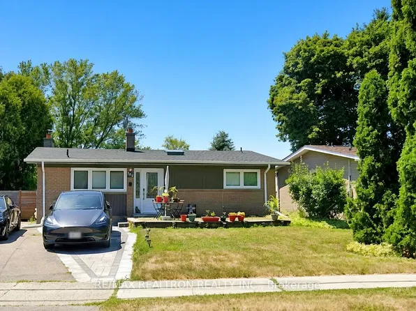 292 Essex Ave, Richmond Hill, ON L4C 2C2