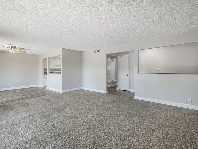 Glenmoor Green Apartments — Photo 18