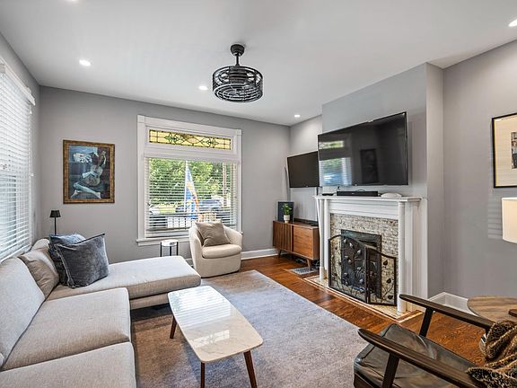 5th image of 3728 Drakewood Dr