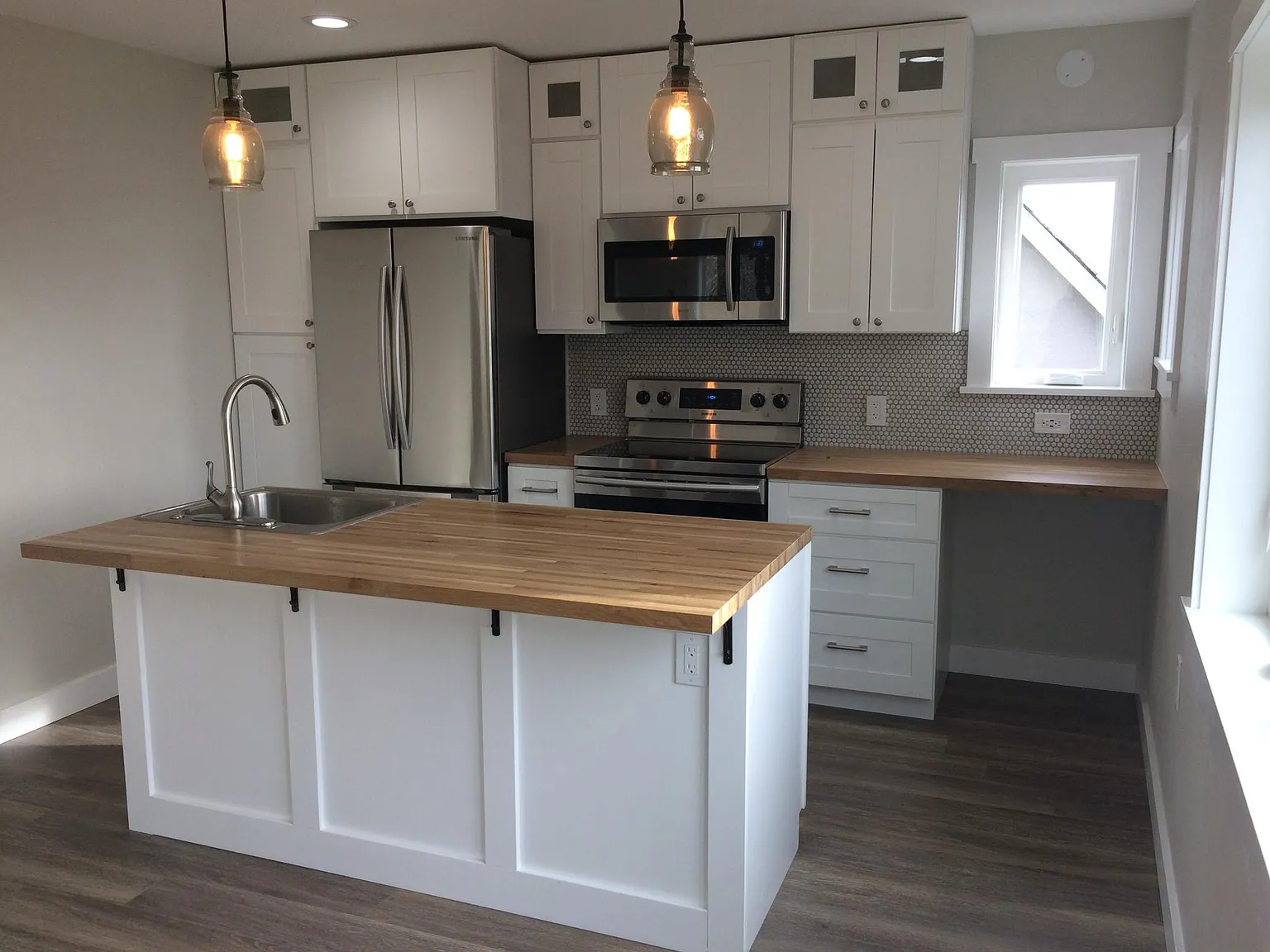 1507 NW 10th Ave — Photo 2