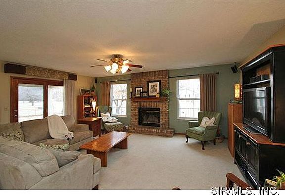 4th image of 96 Shirlwin Dr