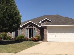 707 Bayshore Dr, Mansfield, TX 76063