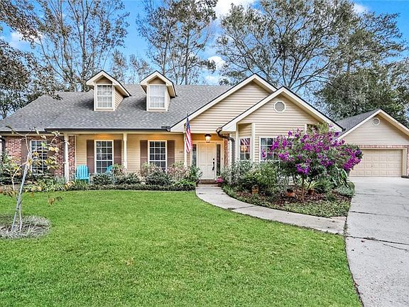 2nd image of 107 Madewood Dr