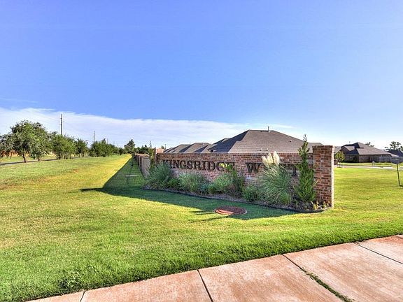 2 Kingsridge West Neighborhood 6