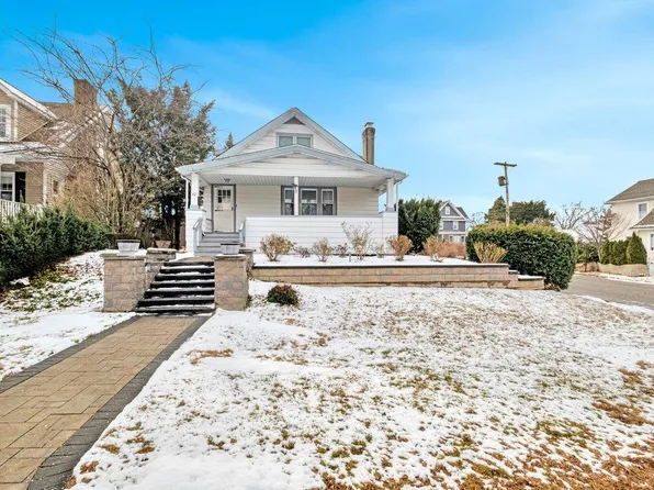 62 Brambach Avenue, Scarsdale, NY 10583