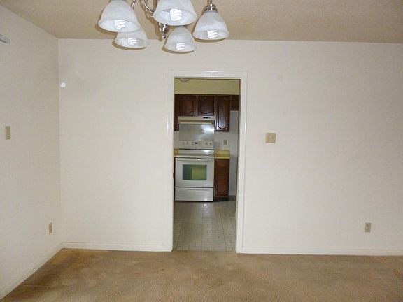 Livingroom/Diningroom Combination