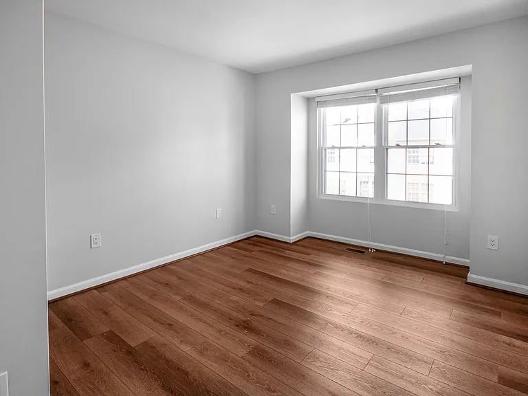 14318 S Shore Ct — Photo 31