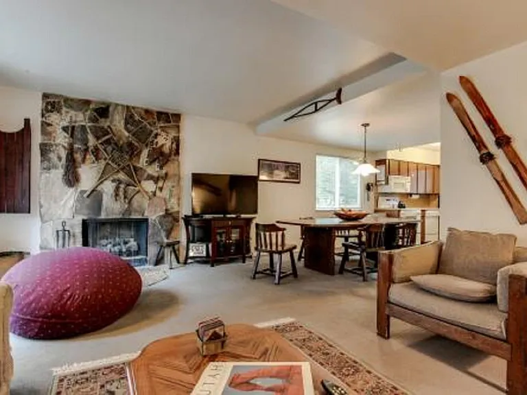 3300 E Fort Union Blvd — Photo 12