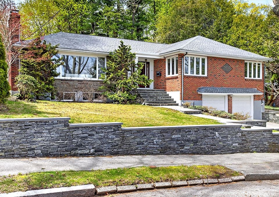 1st image of 76 Goodnough Rd