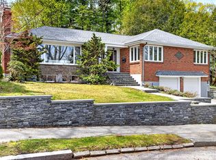 76 Goodnough Rd, Brookline, MA 02467