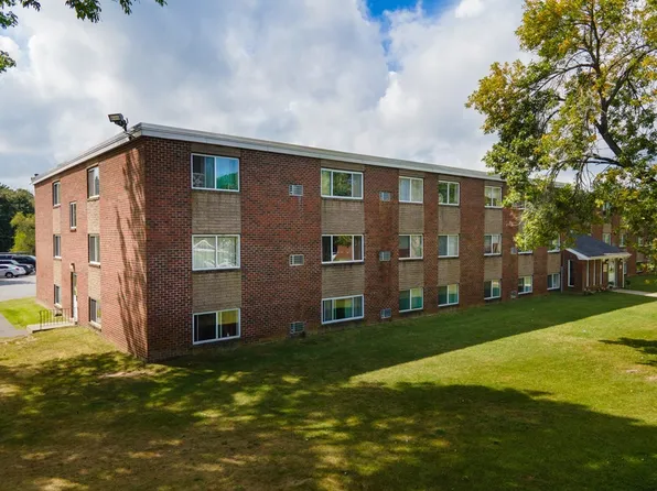 2094 Phillips Rd APT 3, New Bedford, MA 02745