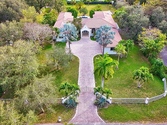 2nd image of 8480 SW 98th St