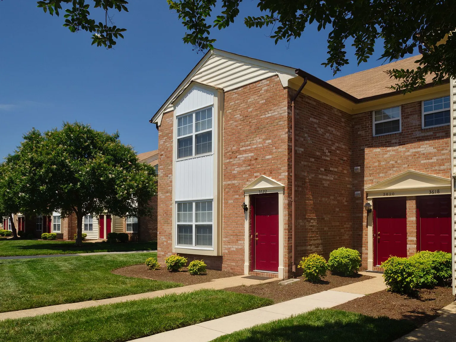 Auburn Place Apartments — Photo 2