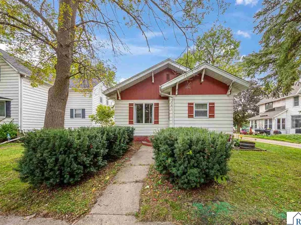 251 N Lincoln St, Lake Crystal, MN 56055