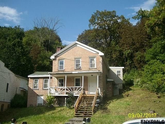 1st image of 119 Old Mill St