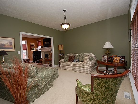 3rd image of 4709 E Donington Dr