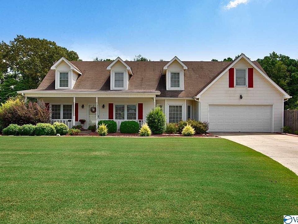 1st image of 107 Greenlawn Dr NE
