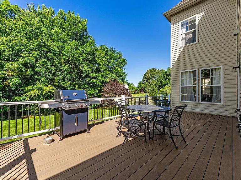 4039 Cray Dr — Photo 55